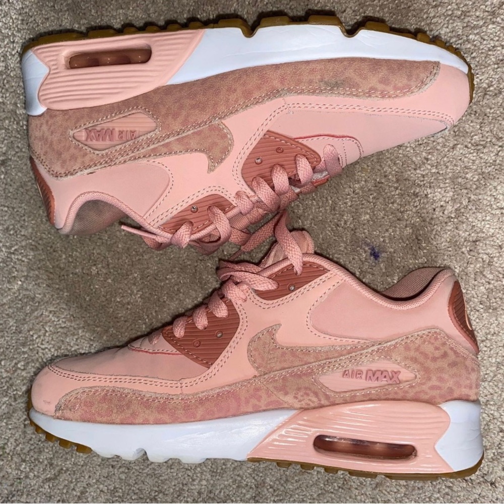 Pink Nike Air Max 90